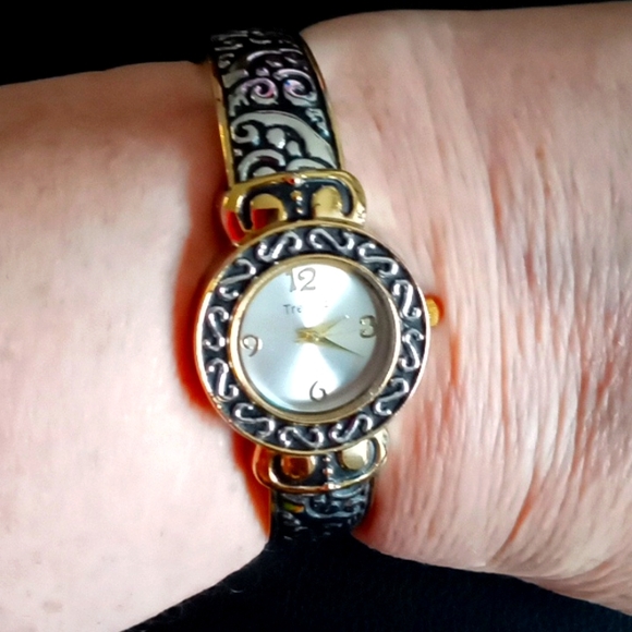 Accessories - FASHION WATCH